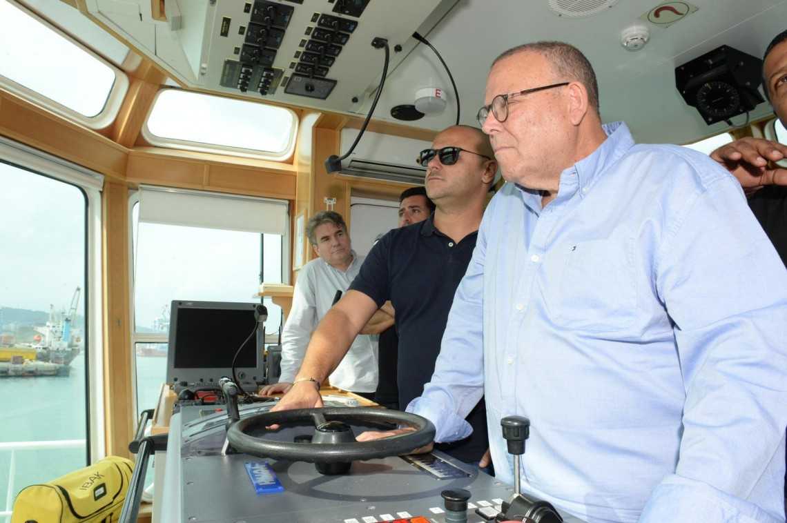 יושב ראש ההסתדרות ארנון בר דוד בביקור בנמלי חיפה