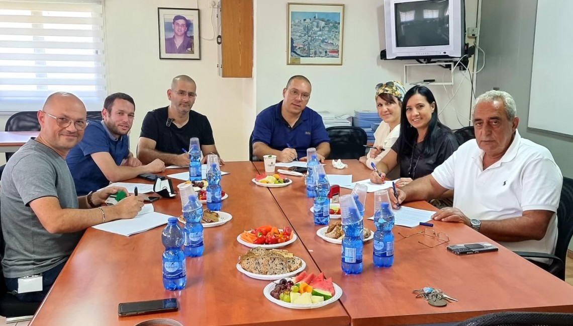 חתימת ההסכם במפעל סטפאק ל.א