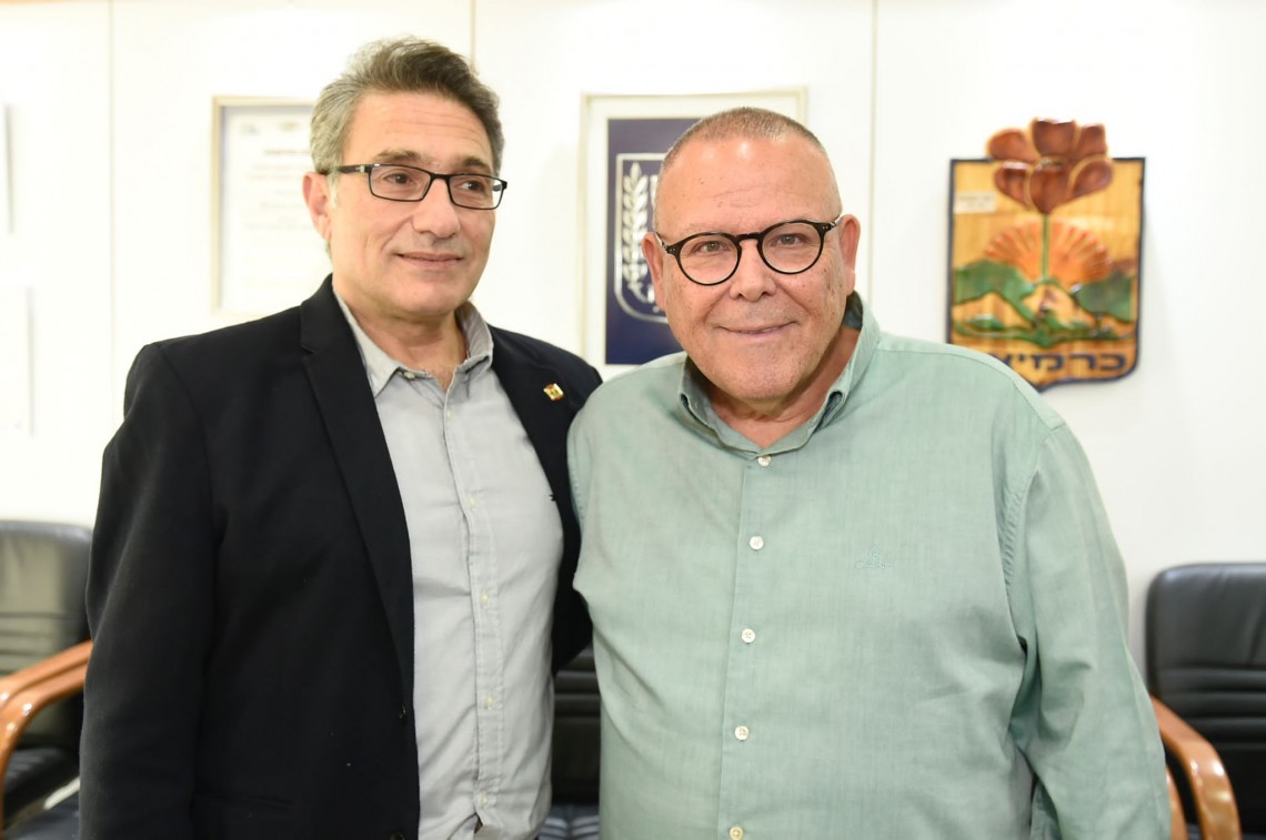 יו"ר ההסתדרות עם ראש עיריית כרמיאל משה קונינסקי