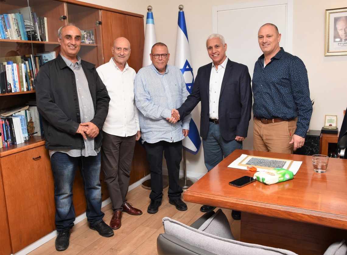 חתימת ההסכם, היום בבית ההסתדרות