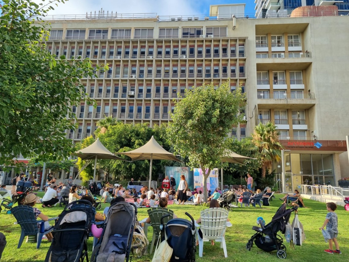 הצגת הילדים "כיפה אדומה", אתמול בגינת ההסתדרות