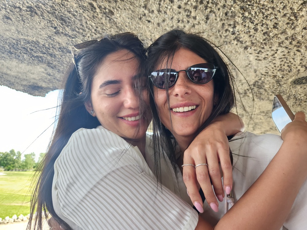 במיידנק, לאחר שהמשתתפים קיבלו סרטונים מהמשפחה