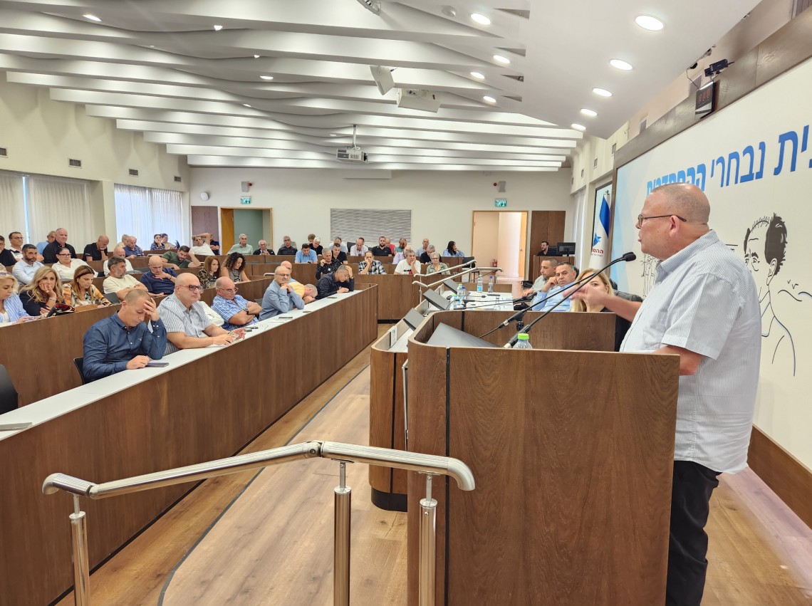 יו"ר ההסתדרות ארנון בר-דוד בישיבת ההנהגה, הבוקר
