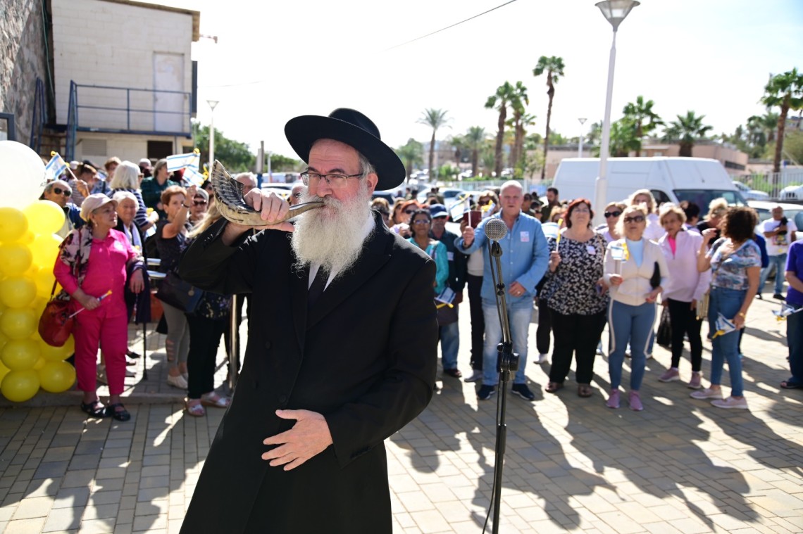 הרב אייזנבך. תפילה לשובם של החטופים