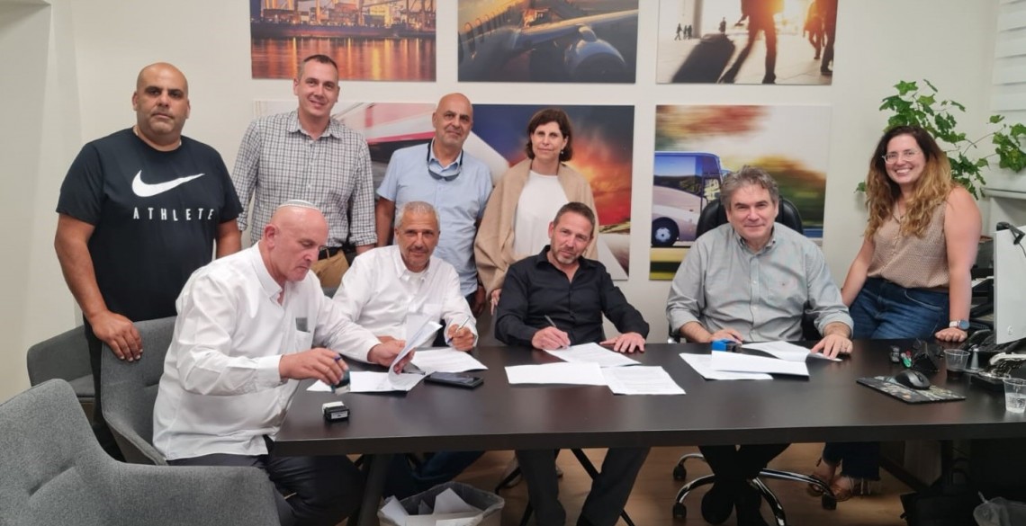 חתימת ההסכם בדן: השכר ההתחלתי יעלה ל-48 שקל לשעה