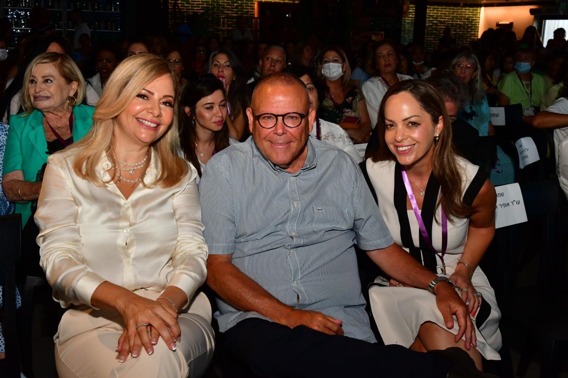 מימין: הילה קניסטר בר-דוד, ארנון בר-דוד וחגית פאר. צילום: ישראל מלובני