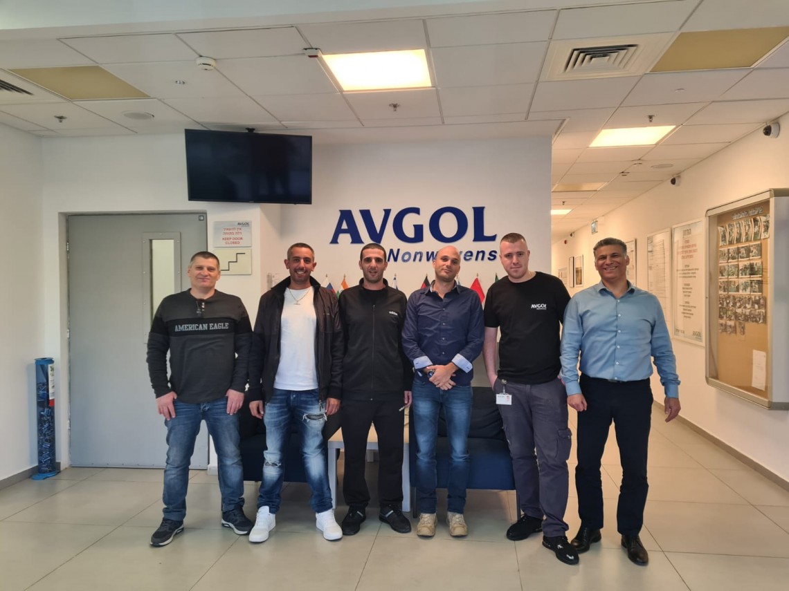 מעמד חתימת ההסכם. קרדיט: באדיבות ועד עובדי אבגול תעשיות