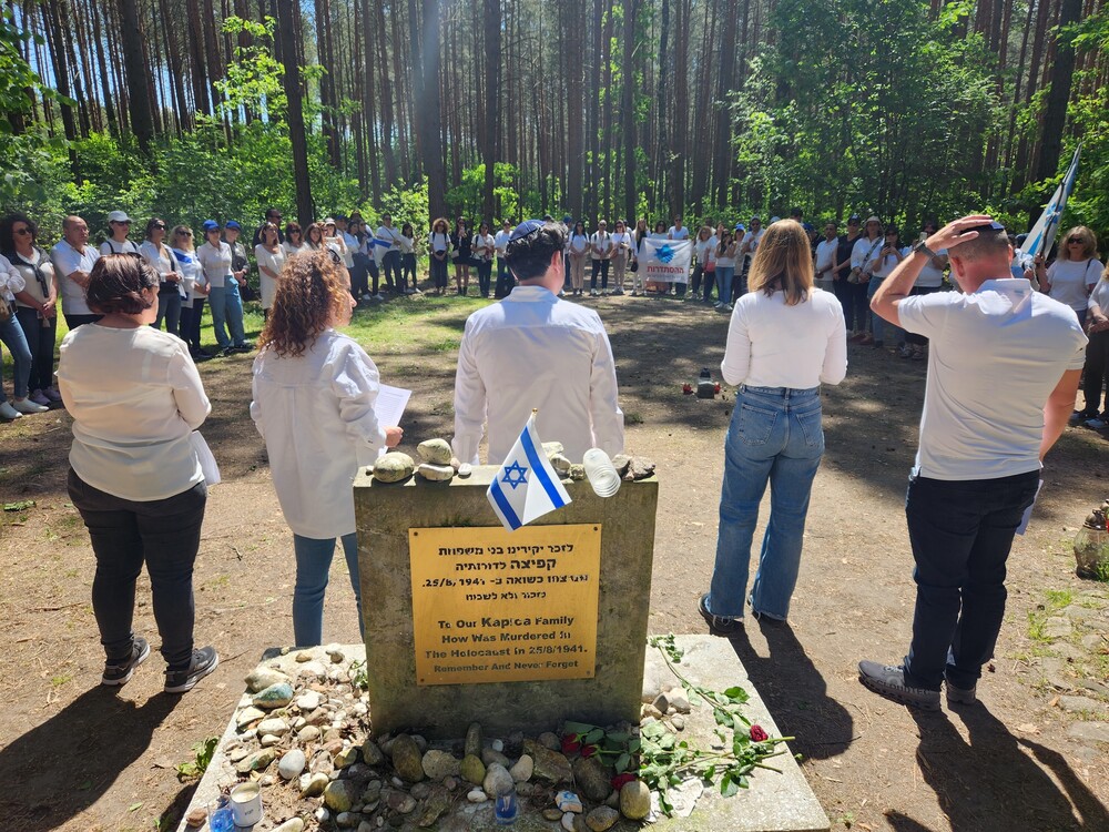 טקס שערכו חברי המשלחת במהלך המסע