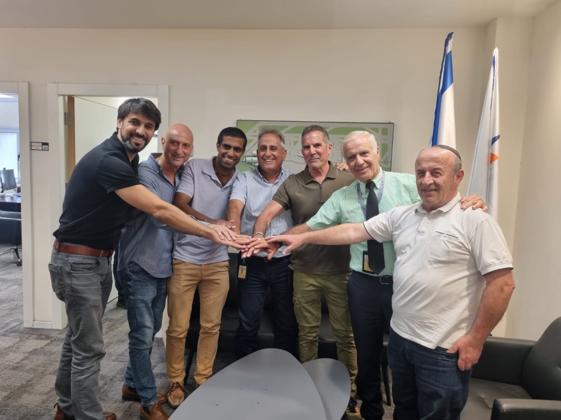 נציגי הצדדים במעמד חתימת ההסכם. צילום: דוברות רש"ת