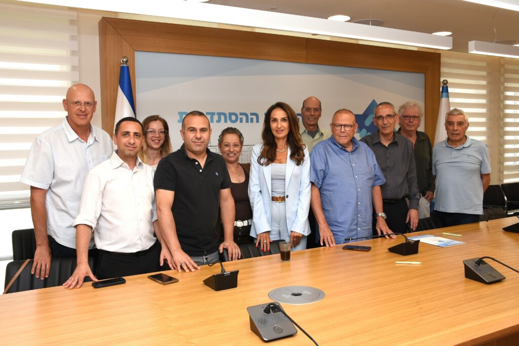 מעמד החתימה על האמנה. צילום: יסמין גיל, דוברות ההסתדרות