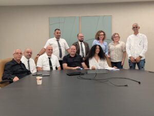 מעמד חתימת ההסכם בחברת 