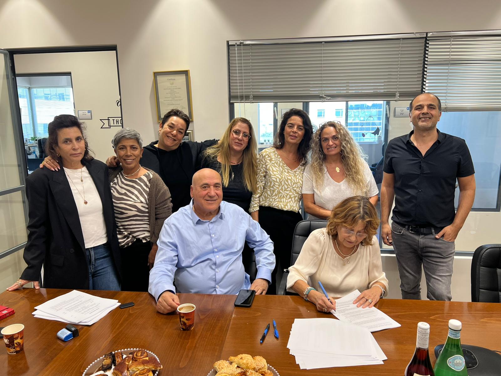 מעמד חתימת ההסכם באגודה הישראלית לכפרי ילדים SOS