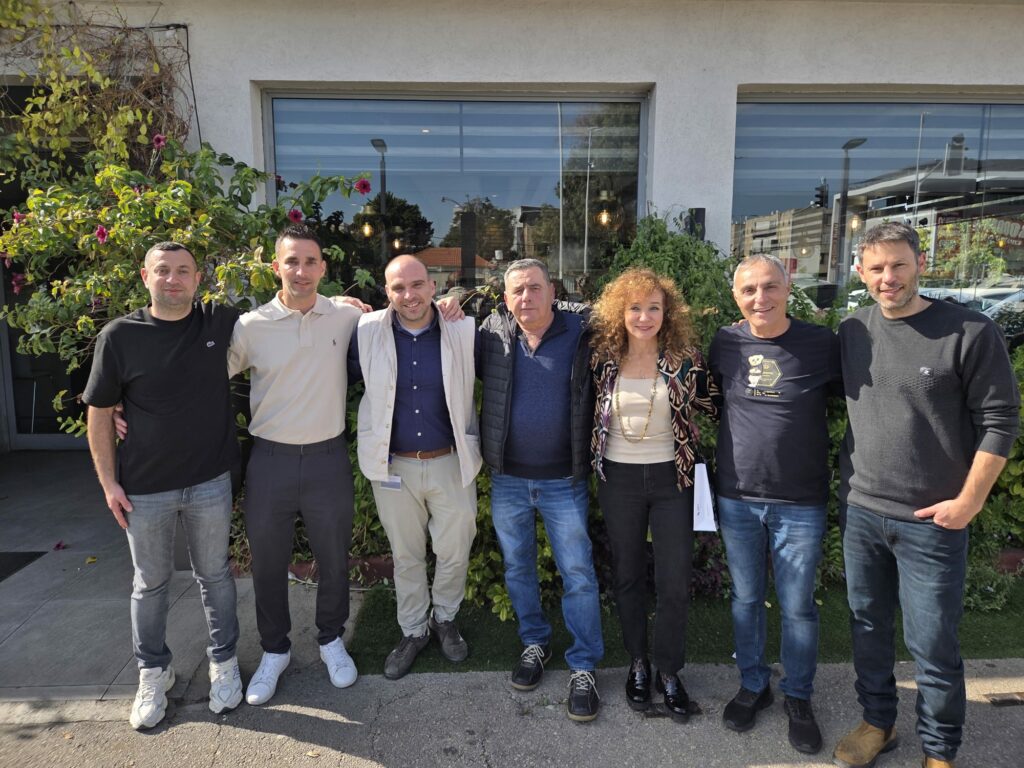 הסכם קיבוצי במפעל קימברלי קלארק | נציגי הצדדים במעמד חתימת ההסכם