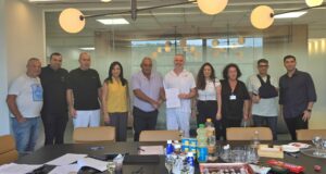 הסכם קיבוצי חדש לעובדי מחלבת שטראוס. מעמד חתימת ההסכם